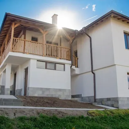 度假居 Green Villa Saparevo